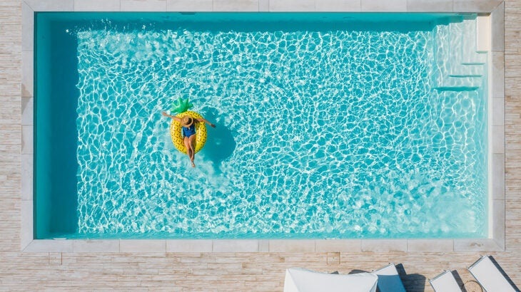 A Guide to Locating the Most Qualified Swimming Pool Contractor in 2023 